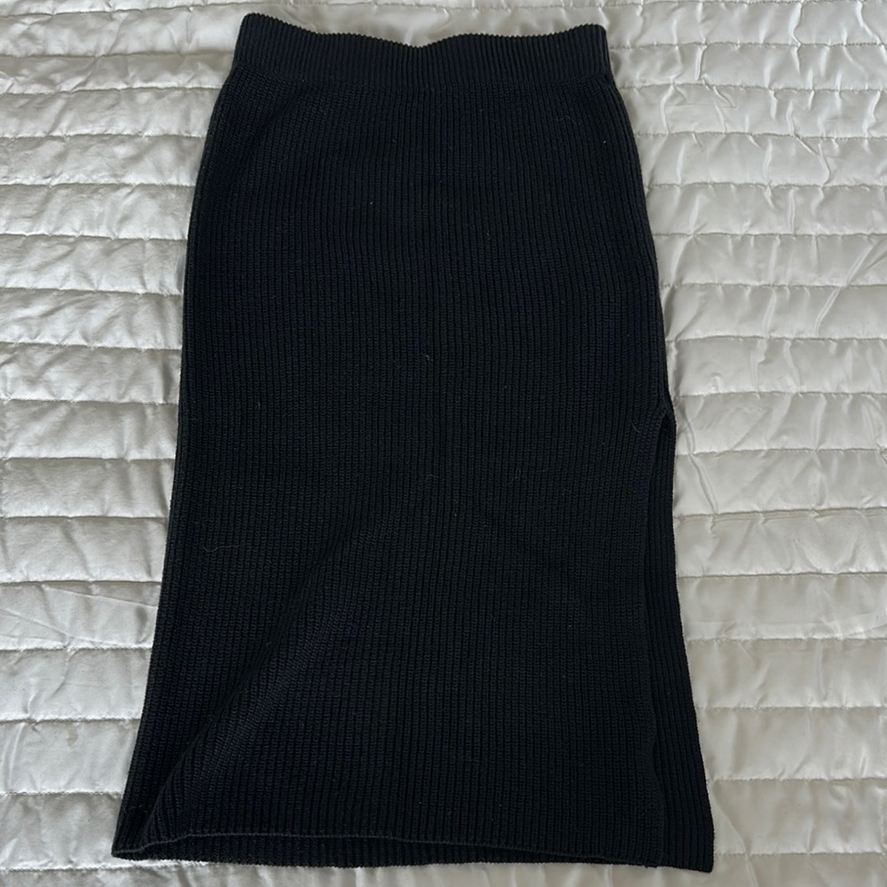 A&F Black Ribbed Skirt
